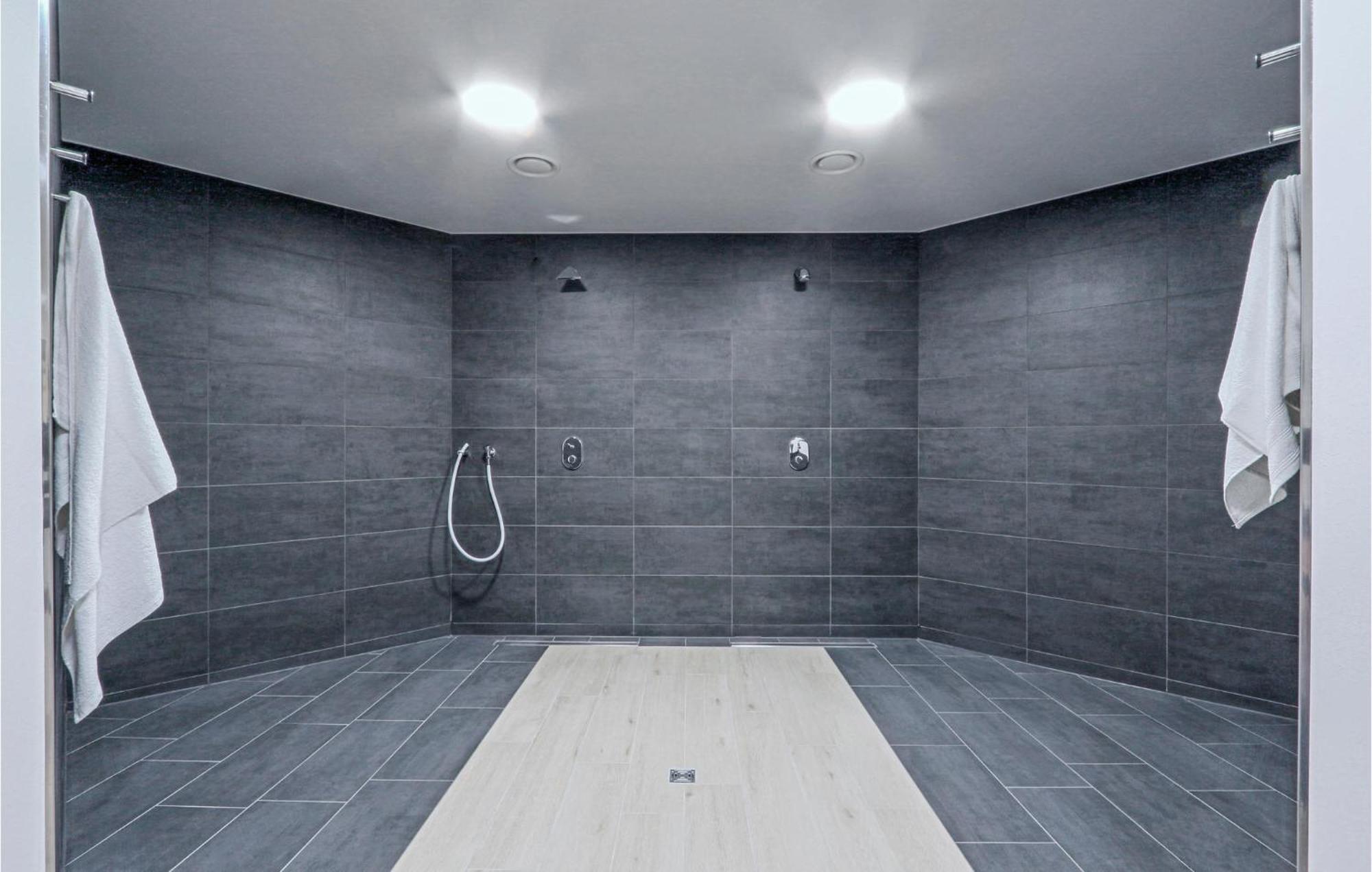Stunning apartment in Boltenhagen with 1 Bedrooms, Sauna&WiFi Buitenkant foto