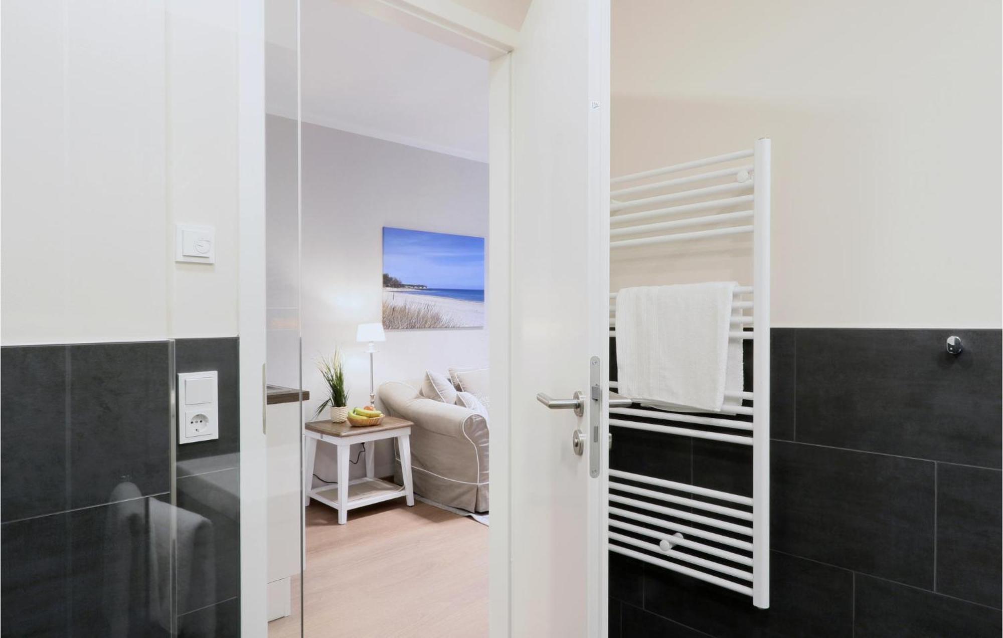 Stunning apartment in Boltenhagen with 1 Bedrooms, Sauna&WiFi Buitenkant foto